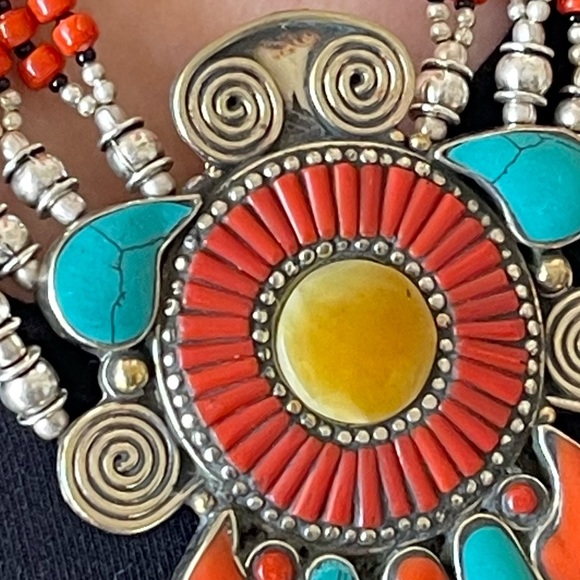 Gorgeous ethnic gemstone necklace - Picture 2 of 8